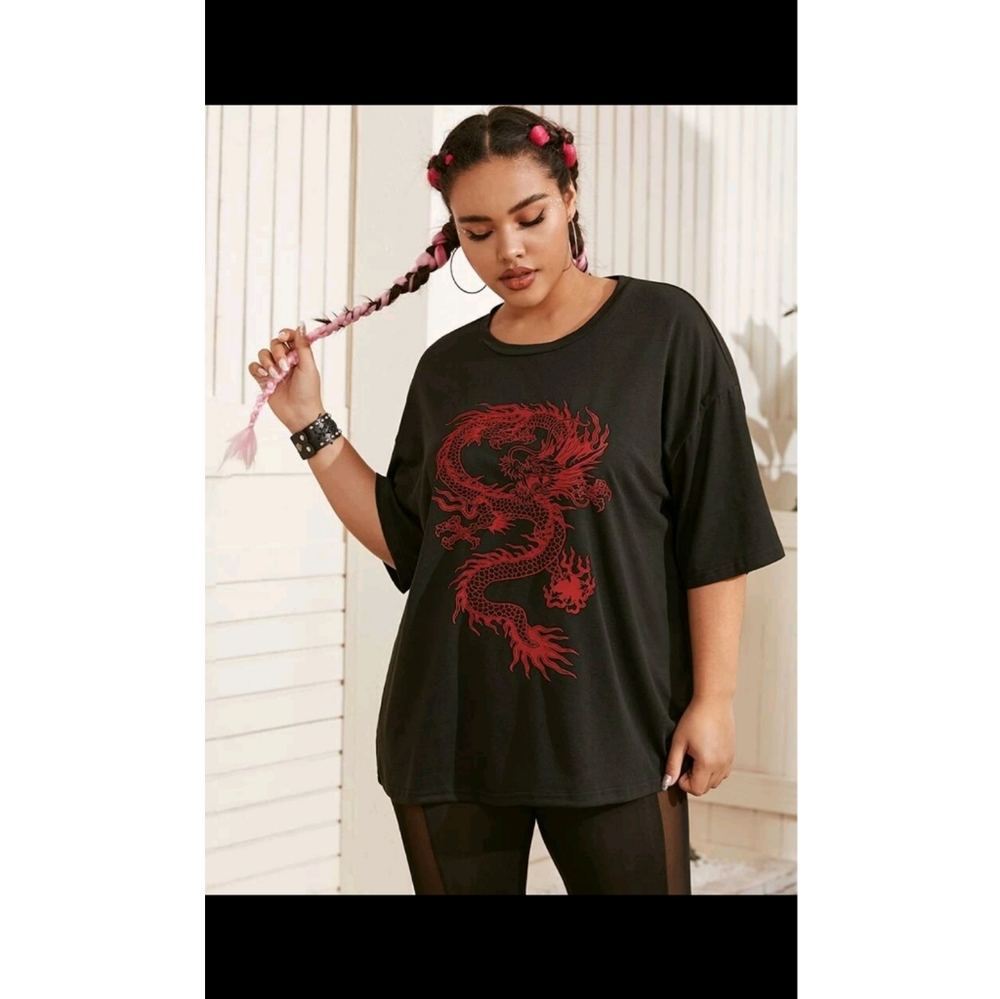 Dragon print t-shirt.